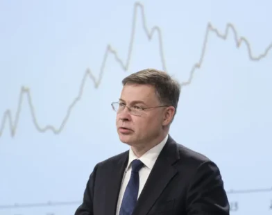 UE: estamos vendo impactos negativos das tarifas dos EUA na economia, afirma Dombrovskis