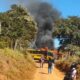 VIDEO Onibus escolar pega fogo na zona rural de Onca 80x80
