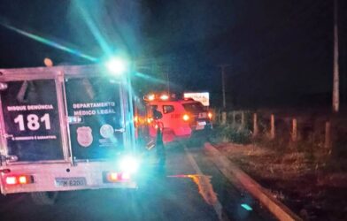 VÍDEO - TRAGÉDIA NA RODOVIA 245: Mulher morre atropelada após sair de carro envolvido em acidente, para buscar socorro