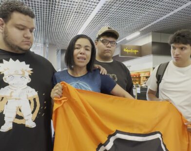 Vice-prefeita de Divinópolis chega à cidade após vivenciar ataques em Israel e agradece apoio: 'Obrigada a quem rezou por mim'